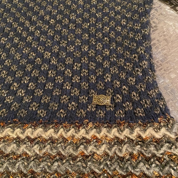 CHANEL authentic knit dress​ - Picture 7 of 8